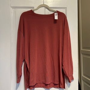 Brand new Old Navy Active ultralight shirt. Coral, size M. NWT!